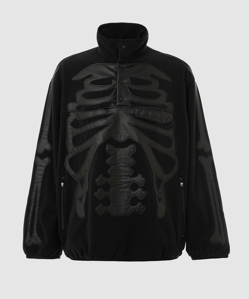 TAKAHIROMIYASHITATheSoloIst.(タカヒロミヤシタザソロイスト)の「pull over fleece jacket.(その他トップス・メンズ・ブラック×ブラック/ブラック×ホワイト・44)」の2枚目の写真