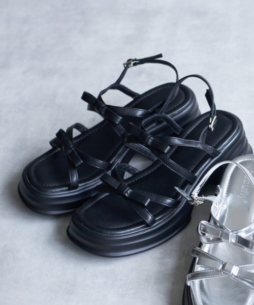 tocco closet（トッコ　クローゼット）の「【ZOZO限定】リボン厚底サンダル（サンダル・レディース・ブラック/シルバー/ホワイト・M/L）」の19枚目の写真