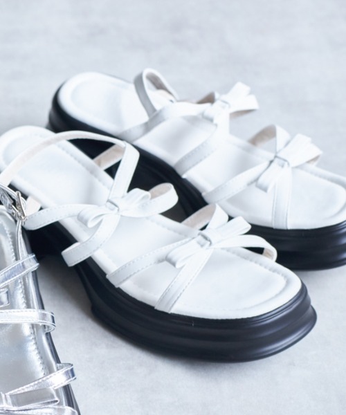 tocco closet（トッコ　クローゼット）の「【ZOZO限定】リボン厚底サンダル（サンダル・レディース・ブラック/シルバー/ホワイト・M/L）」の13枚目の写真