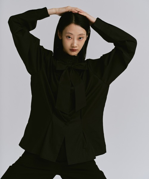 FEKETE(フェケテ)の「BOWTIE FRILL SHIRT BLOUSE / ボウタイフリルシャツブラウス(シャツ/ブラウス・レディース・ブラック/ブルー/ホワイト・SMALL/MEDIUM/LARGE)」の18枚目の写真