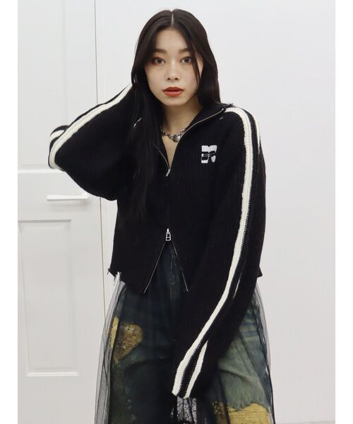 EVRIS（エヴリス）の「ラインダメージジップニットトップス（ニット/セーター・レディース・グレー/ブラック/レッド/ネイビー・FREE）」の12枚目の写真