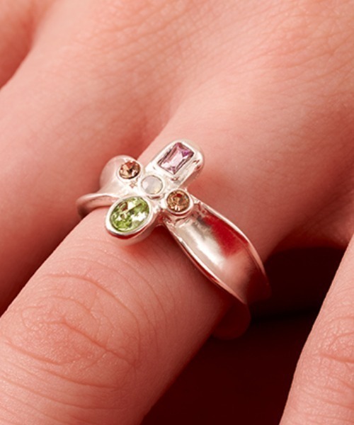 ANU(アヌ)の「Echidna’s cross ring - エキドナクロスリング(リング・レディース・シルバー/ゴールド・9-10/13-14/11-12)」の2枚目の写真