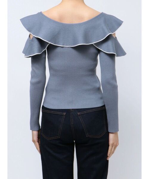 MERCURYDUO（マーキュリーデュオ）の「オープンショルダーラッフルニット（ニット/セーター・レディース・チャコールグレー/オフホワイト/ライトブルー/その他1・FREE）」の7枚目の写真