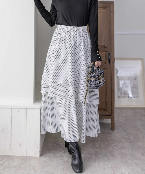 clear（クリア）の「【低身長サイズ有】ドット柄ランダムティアードロングスカート [大人可愛い 骨格ナチュラル]≪再入荷≫（スカート・レディース・ブラック/オフホワイト・F/XS）」の6枚目の写真
