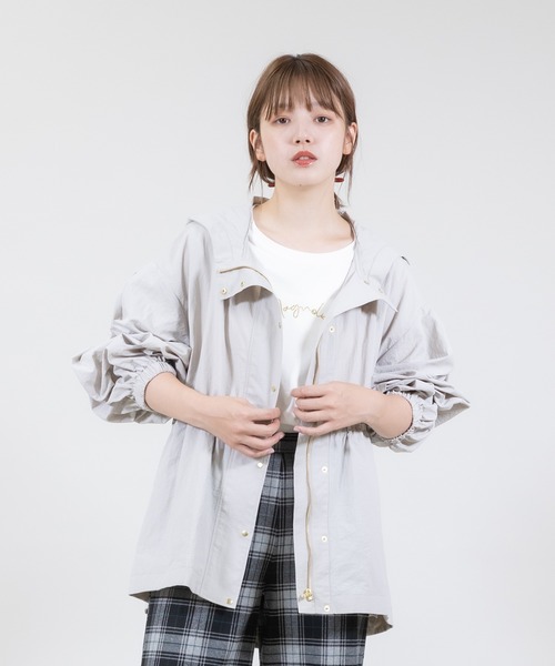 meeny miny（ミーニーマイニー）の「【meeny miny】[美シルエットシリーズ]【撥水/UV/軽量】美優マウンテンパーカー（マウンテンパーカー・レディース・ブラック/ベージュ・MEDIUM）」の2枚目の写真