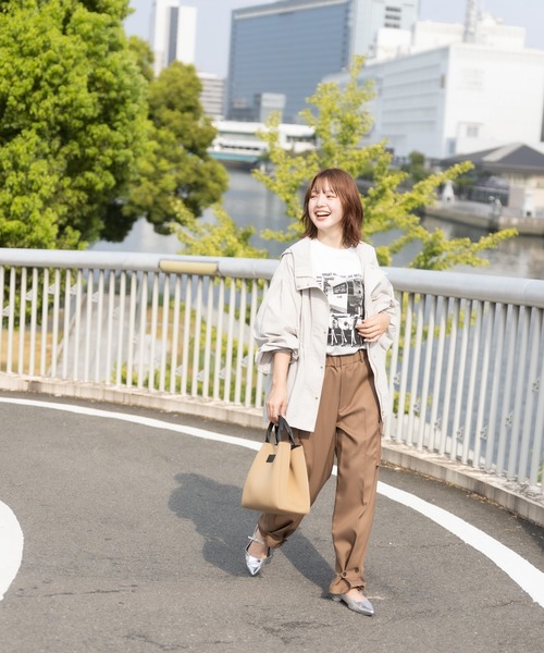 meeny miny（ミーニーマイニー）の「【meeny miny】[美シルエットシリーズ]【撥水/UV/軽量】美優マウンテンパーカー（マウンテンパーカー・レディース・ブラック/ベージュ・MEDIUM）」の3枚目の写真