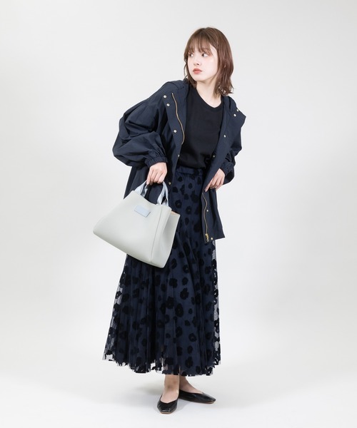 meeny miny（ミーニーマイニー）の「【meeny miny】[美シルエットシリーズ]【撥水/UV/軽量】美優マウンテンパーカー（マウンテンパーカー・レディース・ブラック/ベージュ・MEDIUM）」の4枚目の写真