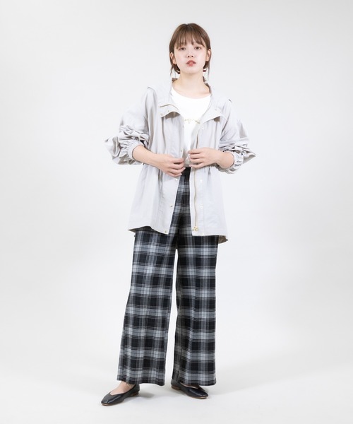 meeny miny（ミーニーマイニー）の「【meeny miny】[美シルエットシリーズ]【撥水/UV/軽量】美優マウンテンパーカー（マウンテンパーカー・レディース・ブラック/ベージュ・MEDIUM）」の9枚目の写真