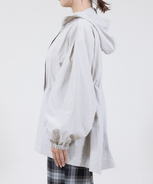 meeny miny（ミーニーマイニー）の「【meeny miny】[美シルエットシリーズ]【撥水/UV/軽量】美優マウンテンパーカー（マウンテンパーカー・レディース・ブラック/ベージュ・MEDIUM）」の15枚目の写真