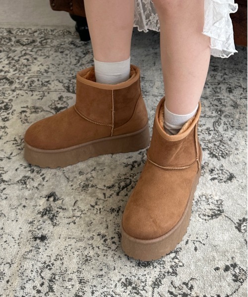 sedacle girl(セダクルガール)の「厚底ムートンブーツ(ブーツ・レディース・グレー/ブラック/ブラウン・SMALL/MEDIUM/LARGE)」の3枚目の写真