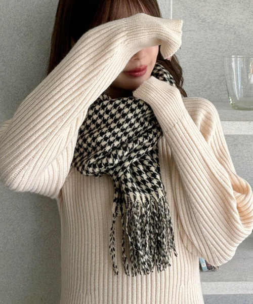 Ada.(エイダ)の「レディークラシック 千鳥格子 チェック マフラー(マフラー・レディース・ブラック/ベージュ/ブラウン・FREE)」の10枚目の写真