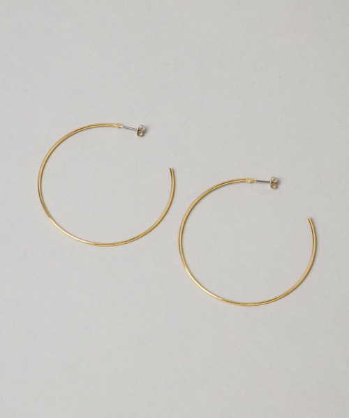 A part by（アパートバイ）の「フープピアスM（ピアス（両耳用）・レディース・ゴールド/シルバー・FREE）」の2枚目の写真