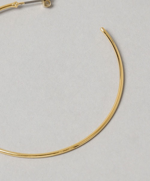 A part by（アパートバイ）の「フープピアスM（ピアス（両耳用）・レディース・ゴールド/シルバー・FREE）」の4枚目の写真