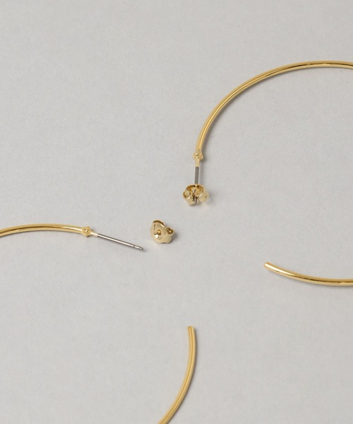 A part by（アパートバイ）の「フープピアスM（ピアス（両耳用）・レディース・ゴールド/シルバー・FREE）」の6枚目の写真