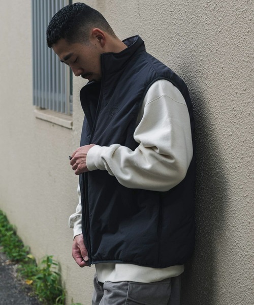 URBAN RESEARCH DOORS(アーバンリサーチドアーズ)の「URDリップストップナイロン中綿ベスト(ダウンベスト・メンズ・ブラック/グリーン系その他/チャコールグレー・MEDIUM/LARGE)」の8枚目の写真