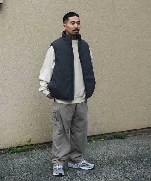 URBAN RESEARCH DOORS(アーバンリサーチドアーズ)の「URDリップストップナイロン中綿ベスト(ダウンベスト・メンズ・ブラック/グリーン系その他/チャコールグレー・MEDIUM/LARGE)」の14枚目の写真