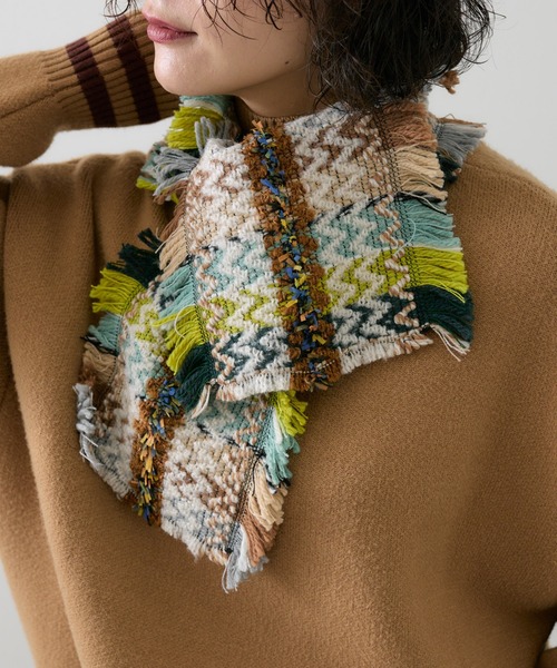 ear PAPILLONNER（イアパピヨネ）の「【P.CORNILLON（ピーコルニオン)】ミックス柄ストール（ストール/ショール・レディース・ベージュ/オレンジ・FREE）」の3枚目の写真