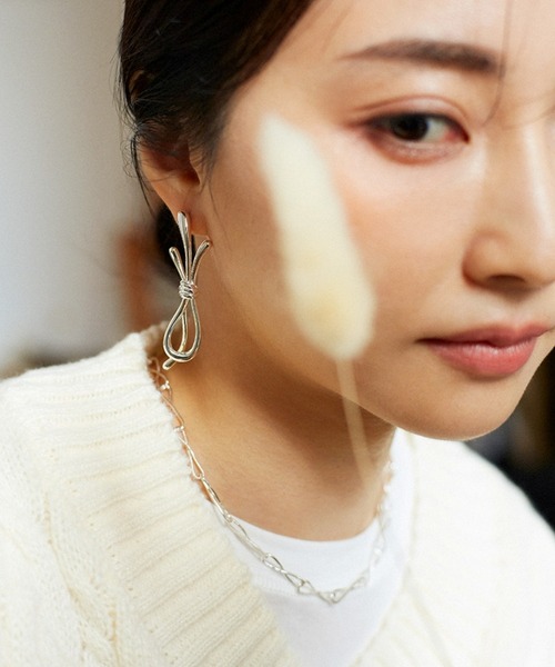 Nothing And Others(ナッシングアンドアザーズ)の「「Nothing And Others/ナッシングアンドアザーズ」Knotting Pierce(ピアス(両耳用)・レディース・シルバー・FREE)」の2枚目の写真
