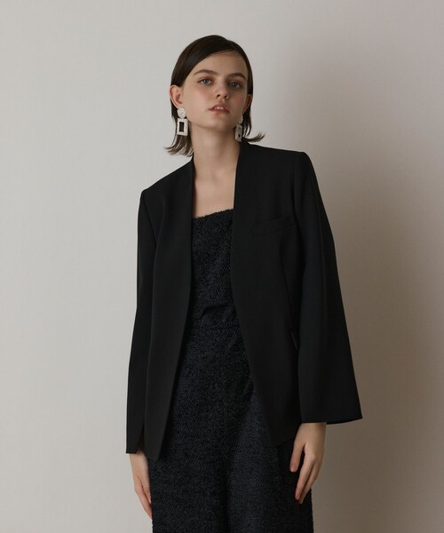 GRACE CONTINENTAL（グレースコンチネンタル）の「ダブルクロスノーカラージャケット（ノーカラージャケット・レディース・ベージュ/ブラック・34/36/38）」の2枚目の写真