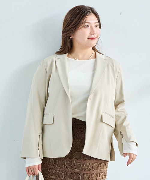 LAVEANGE（ラビアンジェ）の「2WAYスリットスリーブテーラードジャケット（テーラードジャケット・レディース・モカ/ベージュ系その他/ブラック・M/LL/4L/5L/3L）」の4枚目の写真
