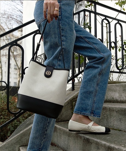 depound（デパウンド）の「town bag (bucket shoulder)（ショルダーバッグ・レディース・アイボリー・FREE）」の4枚目の写真