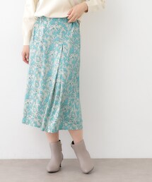 青と白の花柄ロングスカート　ローラアシュレイ 青と白の花柄ロングスカート ローラアシュレイ 青と白の花柄
