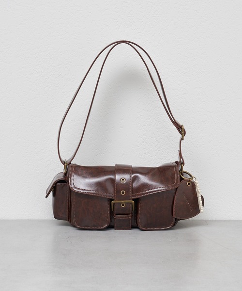 RAY CASSIN（レイカズン）の「チャーム付ショルダーバッグ（ショルダーバッグ・レディース・キャメル/ブラウン/レッド・FREE）」の15枚目の写真