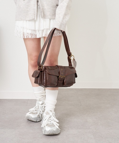 RAY CASSIN（レイカズン）の「チャーム付ショルダーバッグ（ショルダーバッグ・レディース・キャメル/ブラウン/レッド・FREE）」の16枚目の写真