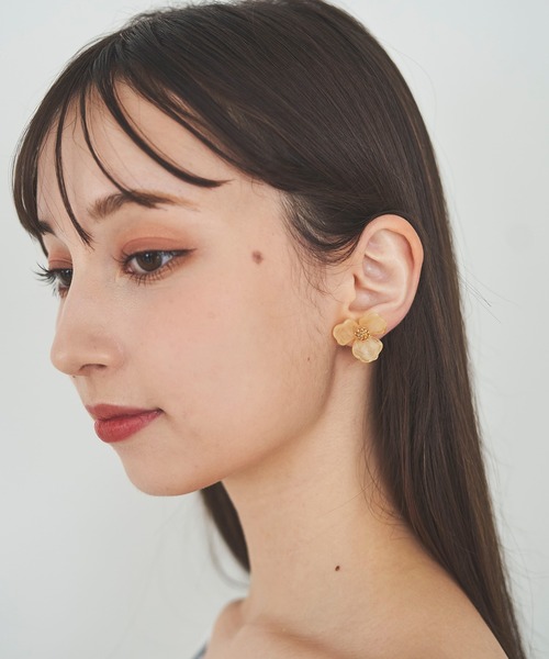 31 Sons de mode（トランテアン　ソン　ドゥ　モード）の「クリアカラーフラワーイヤリング（イヤリング・レディース・クリア/ブルー/ピンク/イエロー・フリー）」の11枚目の写真