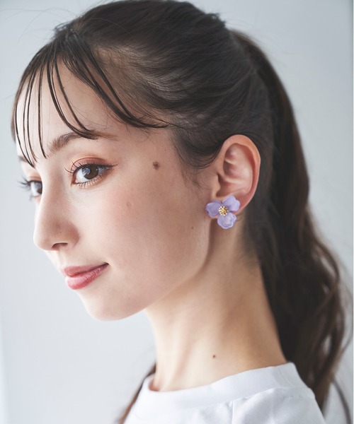 31 Sons de mode（トランテアン　ソン　ドゥ　モード）の「クリアカラーフラワーイヤリング（イヤリング・レディース・クリア/ブルー/ピンク/イエロー・フリー）」の9枚目の写真