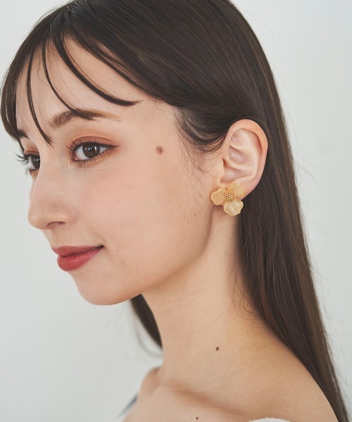 31 Sons de mode（トランテアン　ソン　ドゥ　モード）の「クリアカラーフラワーイヤリング（イヤリング・レディース・クリア/ブルー/ピンク/イエロー・フリー）」の10枚目の写真