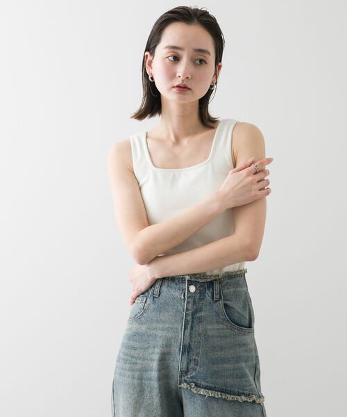 SENSE OF PLACE by URBAN RESEARCH（センスオブプレイスバイアーバンリサーチ）の「スクエアネックカップツキタンクトップ（タンクトップ・レディース・ホワイト/モカ/ブラック/ライトベージュ・ONE）」の6枚目の写真