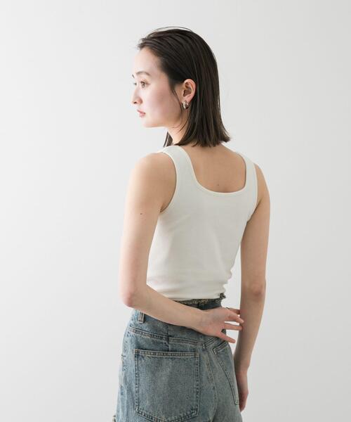 SENSE OF PLACE by URBAN RESEARCH（センスオブプレイスバイアーバンリサーチ）の「スクエアネックカップツキタンクトップ（タンクトップ・レディース・ホワイト/モカ/ブラック/ライトベージュ・ONE）」の8枚目の写真