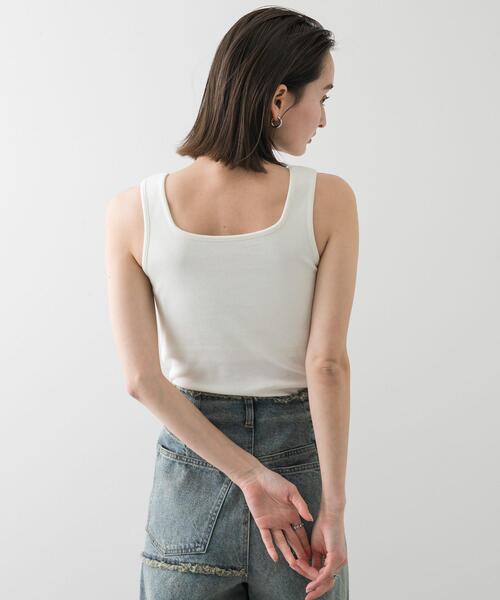 SENSE OF PLACE by URBAN RESEARCH（センスオブプレイスバイアーバンリサーチ）の「スクエアネックカップツキタンクトップ（タンクトップ・レディース・ホワイト/モカ/ブラック/ライトベージュ・ONE）」の9枚目の写真