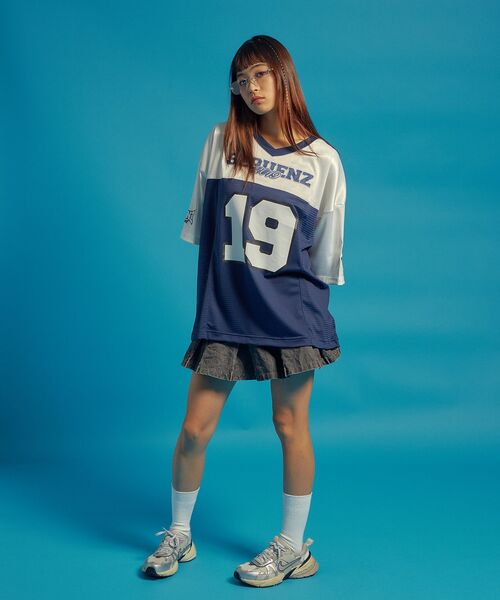 SEQUENZ（シークエンズ）の「【SEQUENZ（シークエンズ）】SQNZ FOOTBALL CLUB T-SHIRTS / ゲームシャツ 半袖 ブロークコア Vネック 刺繍（Tシャツ/カットソー・メンズ・ブラック/カーキ/レッド/ネイビー・SMALL/MEDIUM/LARGE）」の14枚目の写真