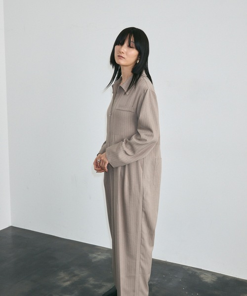 セール】Jumpsuit with sleeves and front zip / 袖・フロント