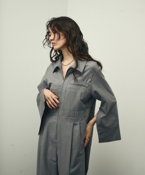 Jumpsuit with sleeves and front zip / 袖・フロントジップ付き