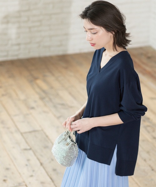 OPAQUE.CLIP（オペークドットクリップ）の「リラクシーVネックニット/オーガニックコツトン混【UV/洗濯機洗い可】（ニット/セーター・レディース・オフホワイト/ピンク系/ネイビー/ライトグレー・42/40/38/36）」の12枚目の写真