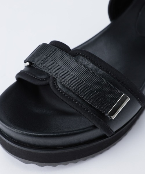 Mazell（マゼル）の「Mazell / 厚底ベルクロサンダル（サンダル・レディース・ベージュ/ブラウン/ブラック/オフホワイト・S/M/L/LL）」の5枚目の写真