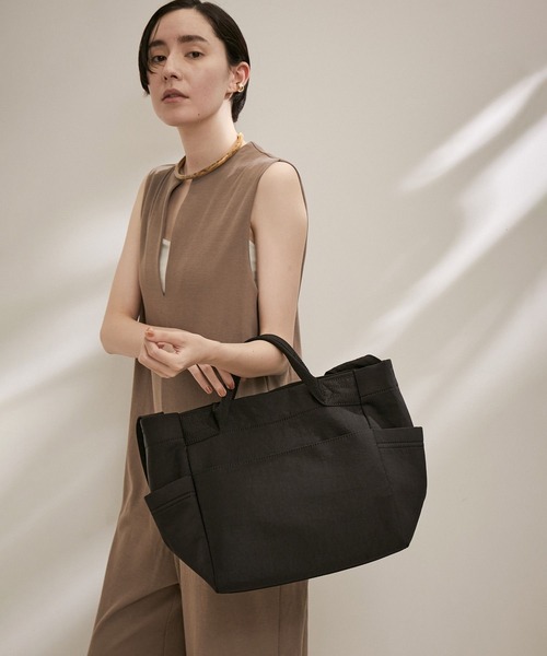 SALON adam et rope'（サロン アダム エ ロペ）の「【WEB限定】[ユニセックスで使える・撥水加工・追加]ナイロンマルチウェイトート+保冷バッグセット 2（トートバッグ・レディース・ブラック・FREE）」の6枚目の写真