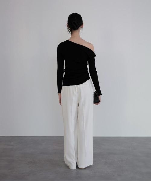 Leja(レジャ)の「【LEJA】アシンメトリーサイドギャザーワンショルダーニットトップス(ニット/セーター・レディース・ブラック/グレー・FREE)」の12枚目の写真