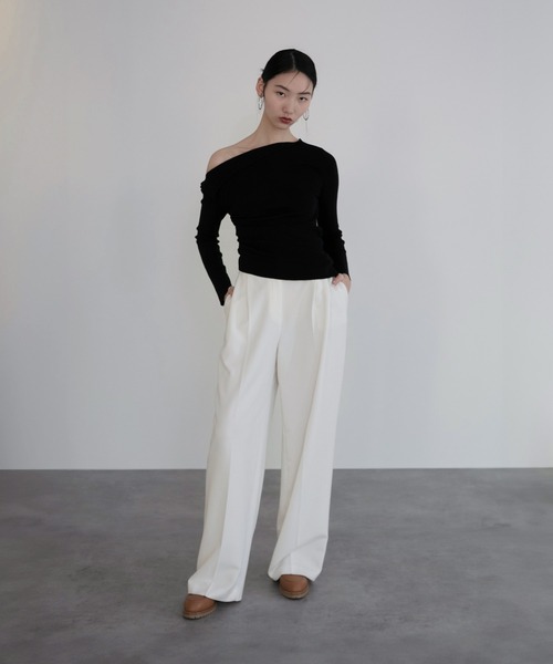 Leja(レジャ)の「【LEJA】アシンメトリーサイドギャザーワンショルダーニットトップス(ニット/セーター・レディース・ブラック/グレー・FREE)」の13枚目の写真