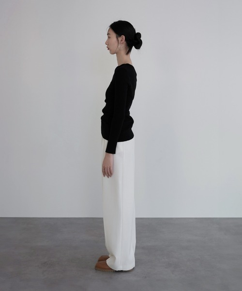 Leja(レジャ)の「【LEJA】アシンメトリーサイドギャザーワンショルダーニットトップス(ニット/セーター・レディース・ブラック/グレー・FREE)」の11枚目の写真