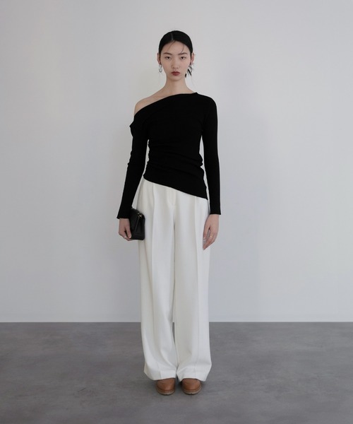 Leja(レジャ)の「【LEJA】アシンメトリーサイドギャザーワンショルダーニットトップス(ニット/セーター・レディース・ブラック/グレー・FREE)」の10枚目の写真