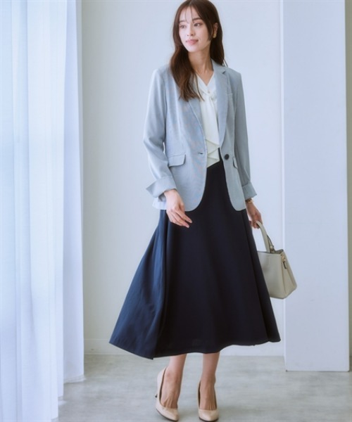 7days Life Styling(セブンデイズライフスタイリング)の「ブラウス見え シルケットポンチフリルタイVネック5分袖トップス(Tシャツ/カットソー・レディース・グレイッシュベージュ/ブラック/サックスブルー/オフホワイト/チャコール/ブルーグレー・S/M/L/LL/3L/4L/5L/6L)」の11枚目の写真
