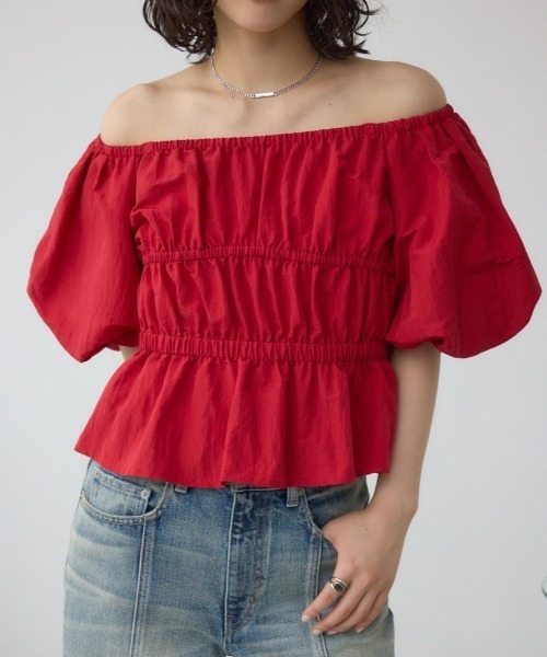 AZUL by moussy（アズールバイマウジー）の「パフショルダー2WAYブラウス（シャツ/ブラウス・レディース・ブラック/アイボリー/レッド・FREE）」の3枚目の写真