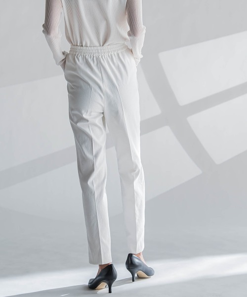 la.f…(ラエフ)の「【WEB限定】シェルタリングテーパードパンツ≪洗濯機で洗える≫(スラックス・レディース・イエロー/ホワイト/ブラック/ベージュ/ブルー・9号/11号/7号)」の9枚目の写真
