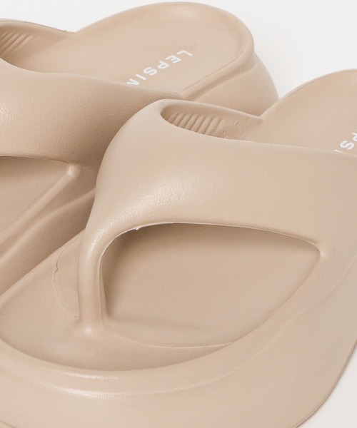 LEPSIM（レプシィム）の「EVA厚底トングサンダル　327881（サンダル・レディース・ベージュ/ブラック/ダークブラウン・LARGE/MEDIUM）」の8枚目の写真