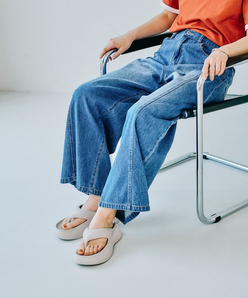 LEPSIM（レプシィム）の「EVA厚底トングサンダル　327881（サンダル・レディース・ベージュ/ブラック/ダークブラウン・LARGE/MEDIUM）」の17枚目の写真