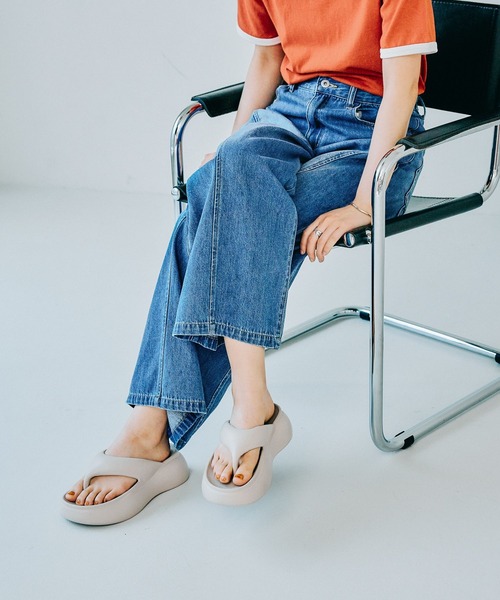 LEPSIM（レプシィム）の「EVA厚底トングサンダル　327881（サンダル・レディース・ベージュ/ブラック/ダークブラウン・LARGE/MEDIUM）」の18枚目の写真